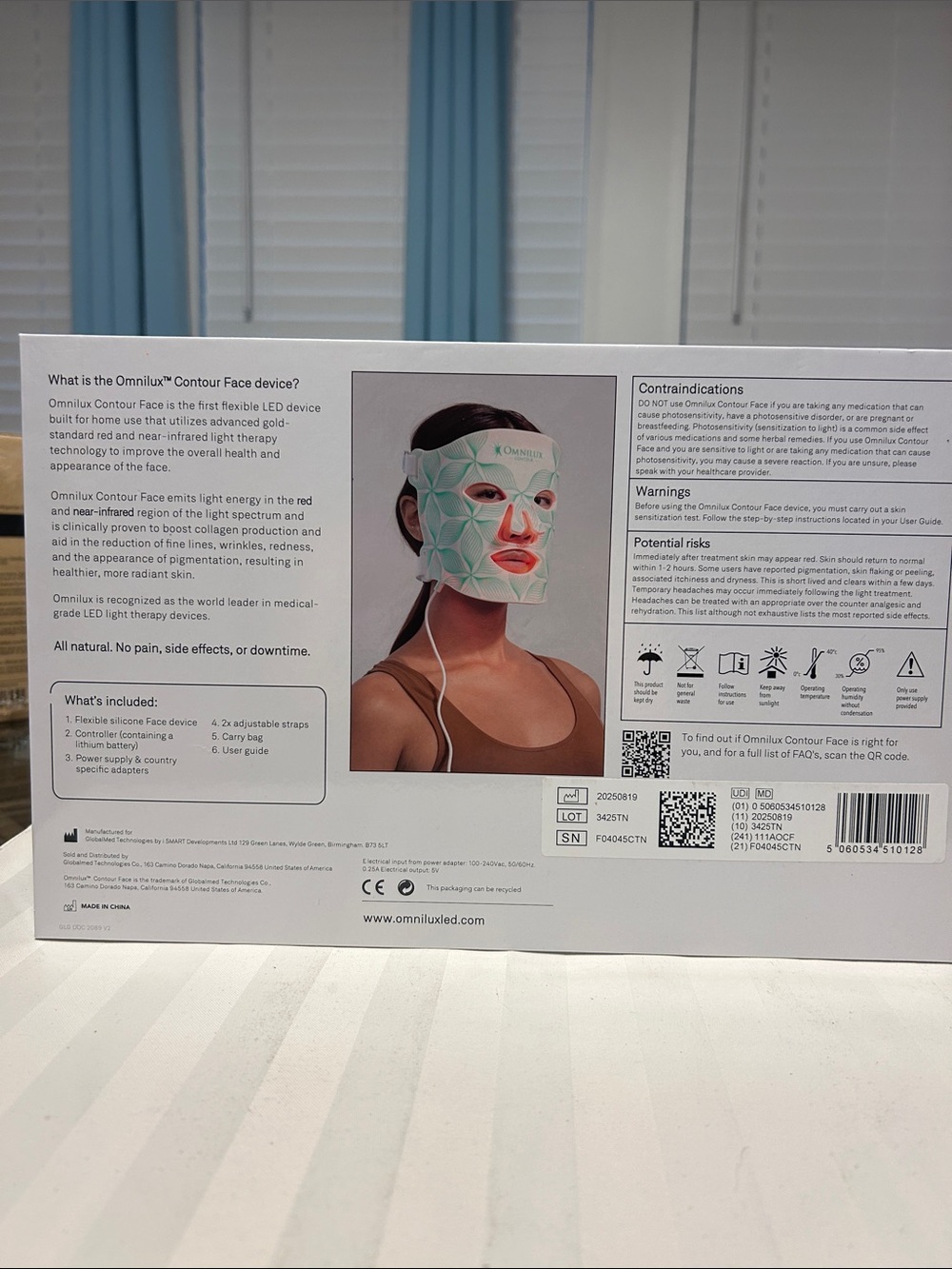 Omnilux Contour Face LED Light Therapy Mask in Pink and Green - Picture 3 of 3